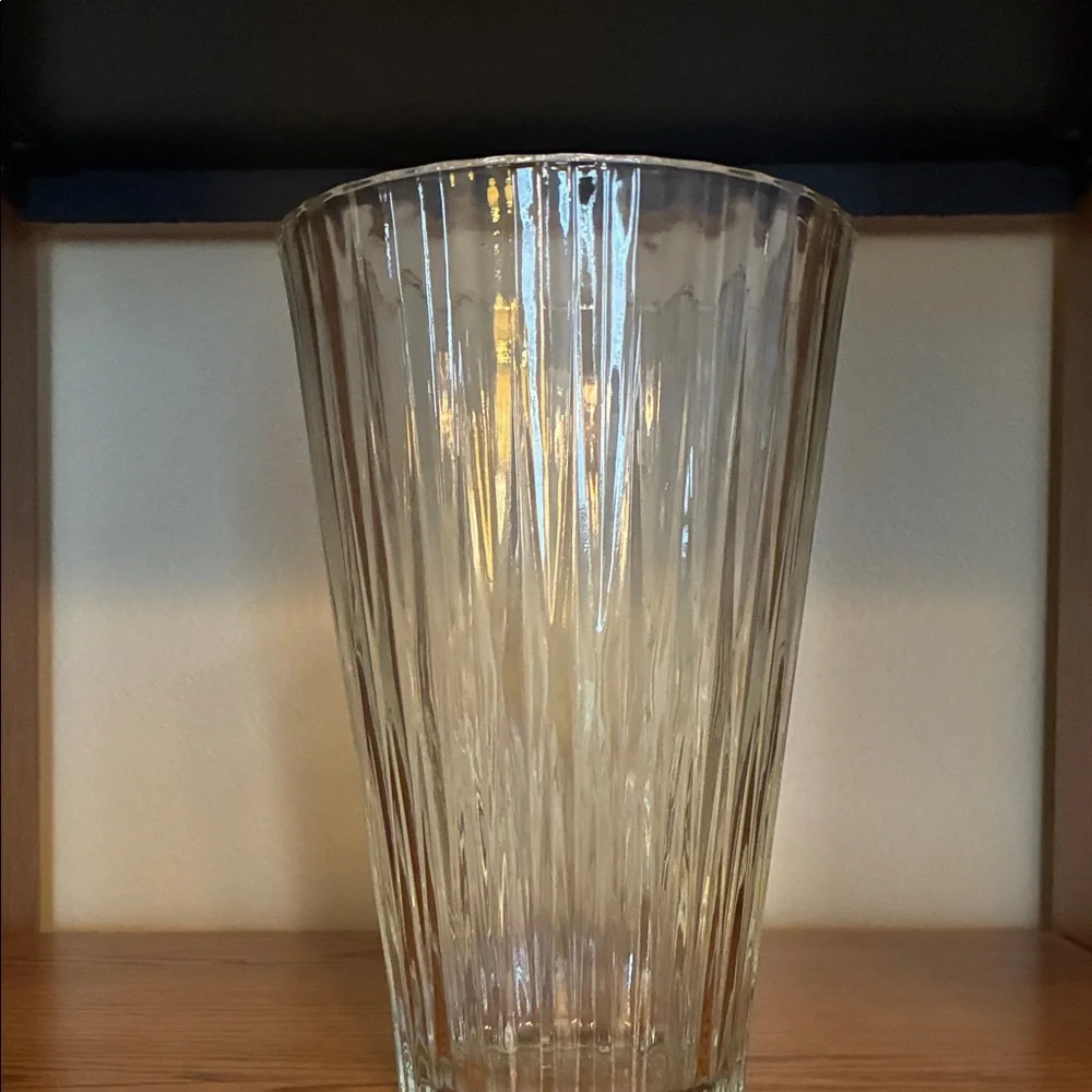 Clear Ribbed Glass Vase – Home Accents